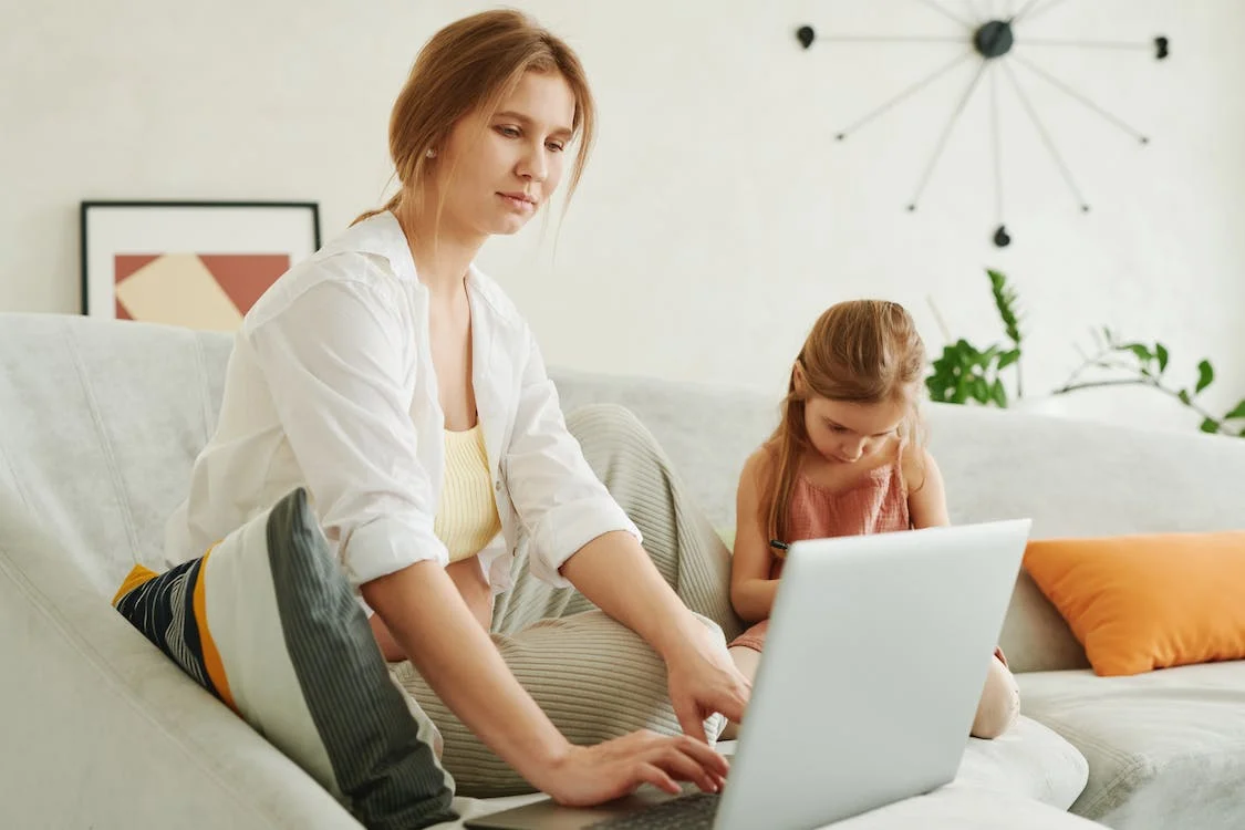 mama in hči pexels