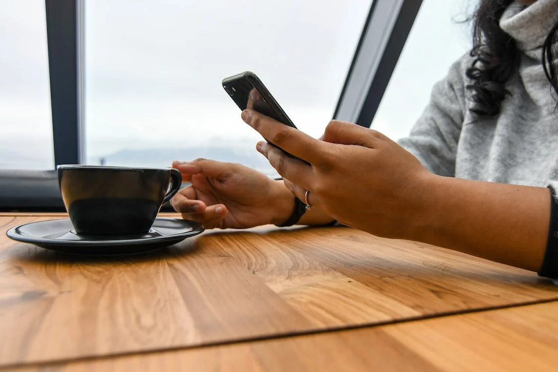 pexels-photo- telefon1