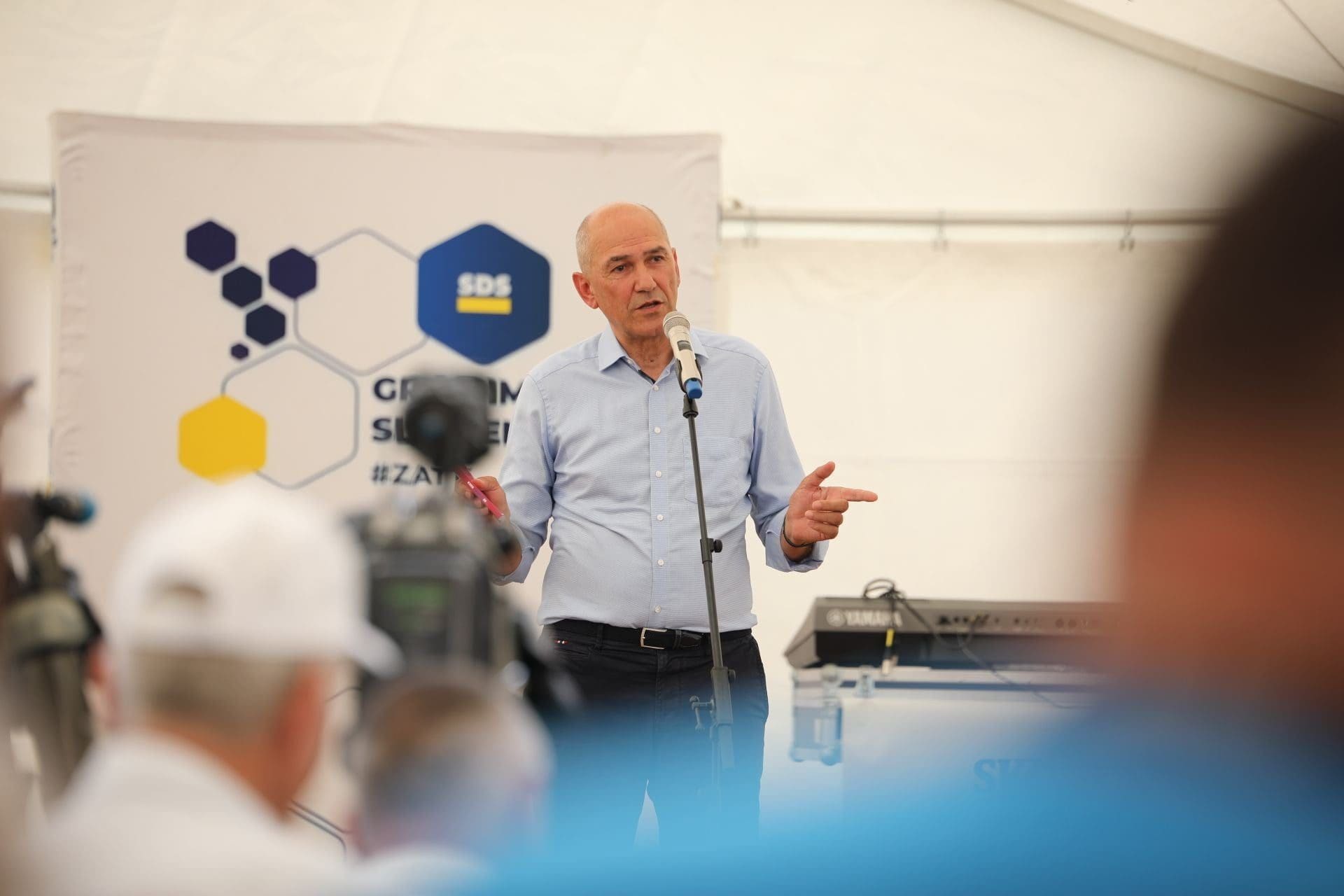 janša bovec SDS Twitter