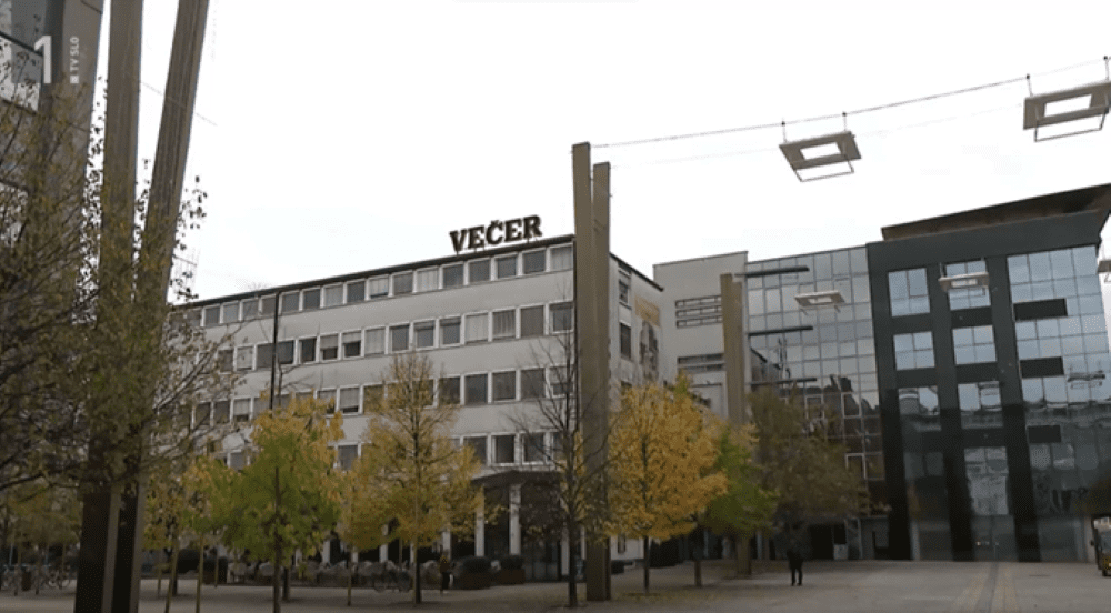 Večer Foto_Zajem zaslona