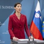 Požareport – Tudi uradno, kot ulična prevarantka: Golobova pravosodna ministrica izigrala varnostno službo, prešvercala telefon in še laže