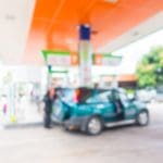 Cene goriv v Evropi podirajo rekorde, države zahtevajo davek na izredne dobičke