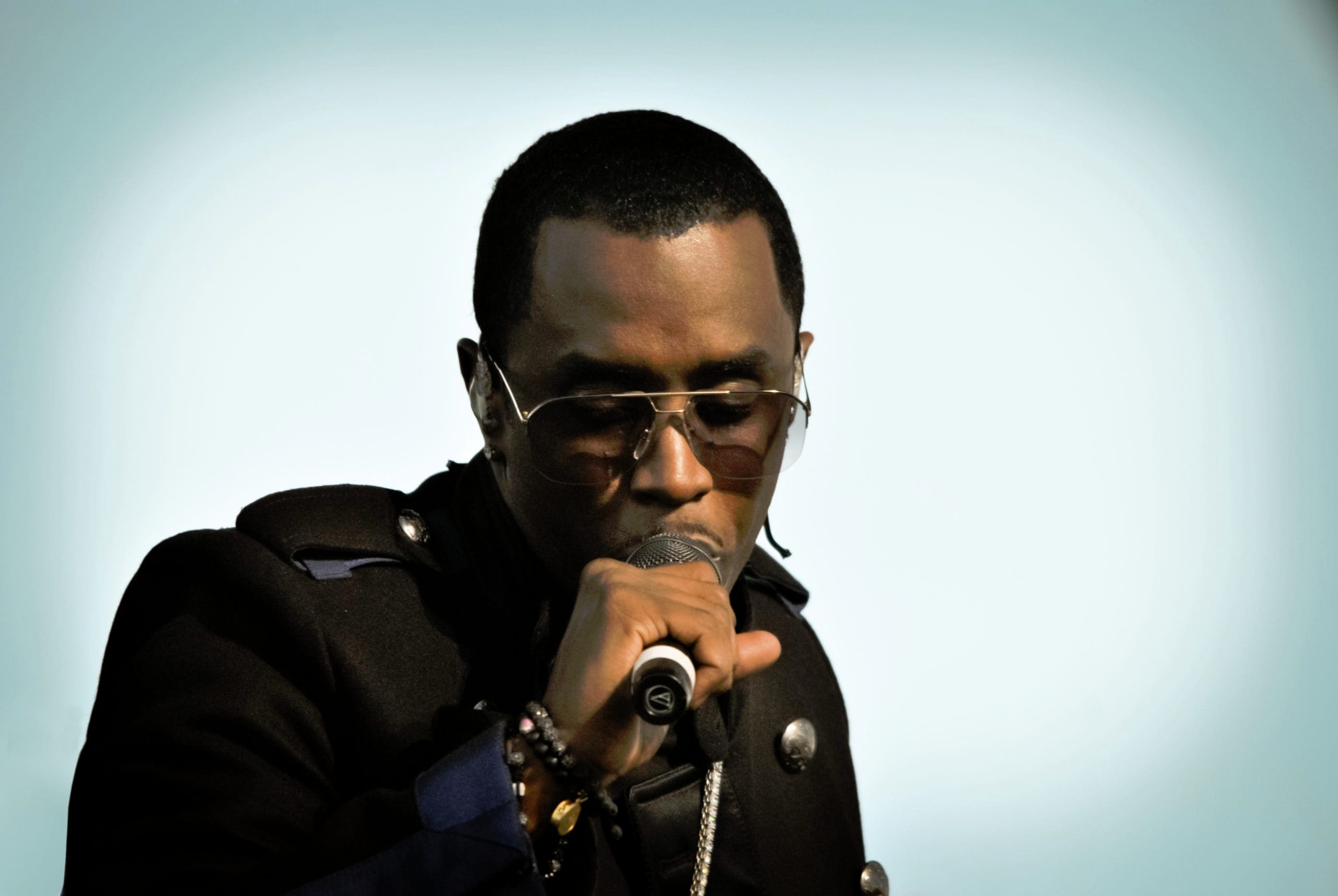 https://www.flickr.com/photos/52039388@N08 https://commons.wikimedia.org/wiki/File:Diddy_Dirty_Money.jpg