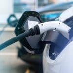 Država za nakup električnega avtomobila primakne do 7800 evrov: Je to pravično?