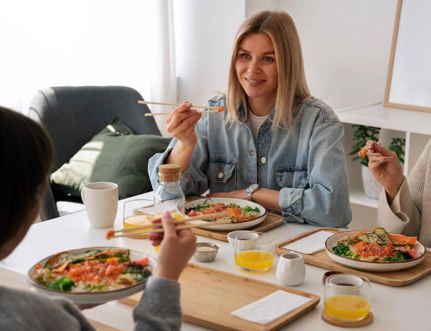 https://www.freepik.com/free-photo/female-friends-eating-seafood-dish-with-salmon-together_44127258.htm#fromView=search&page=1&position=14&uuid=74431463-1d6d-4493-8478-77b814726eb4