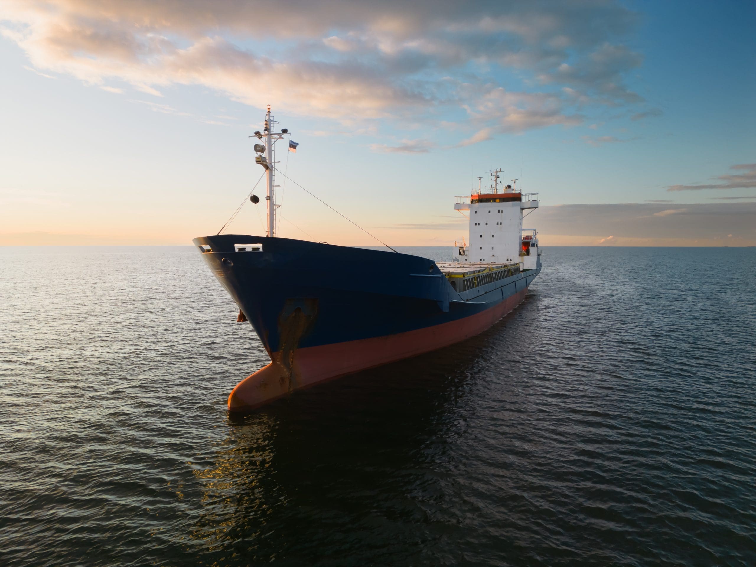 Tovorna ladja Freepik https://www.freepik.com/premium-photo/con- tainer-ship-baltic-sea-photo-view-from-drone_315736947.htm https://www.freepik.com/premium-photo/container-ship-baltic-sea-photo-view-from-drone_315736947.htm