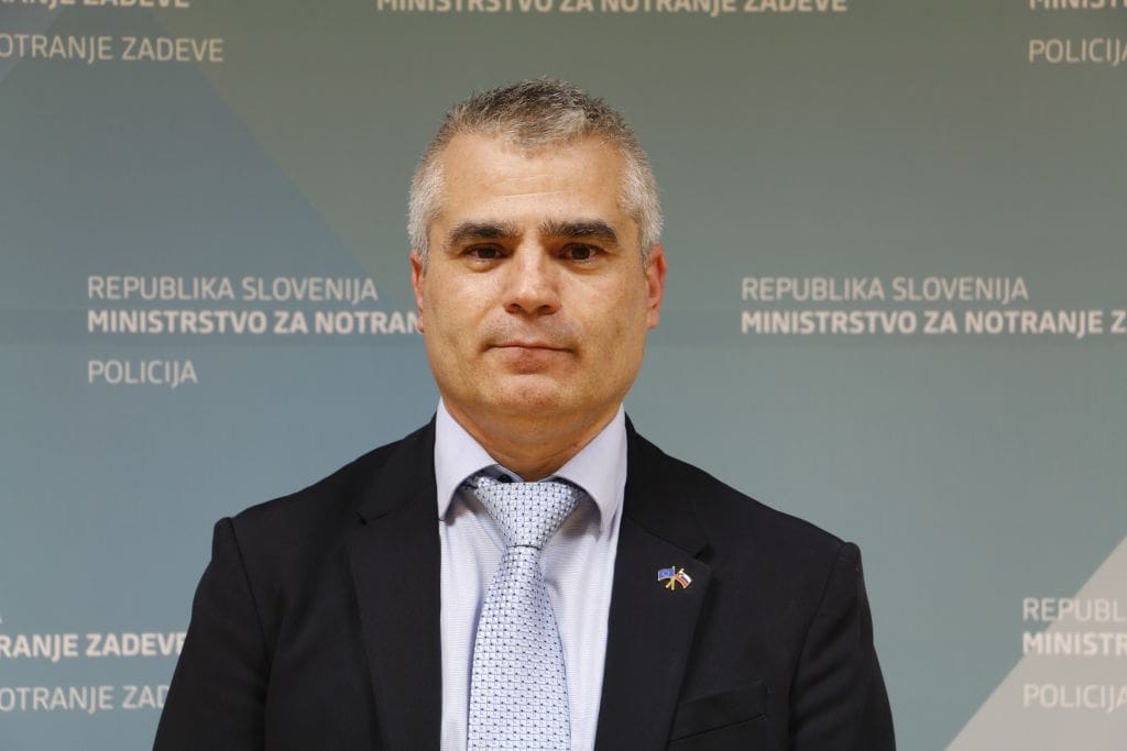 Senad Jusic GOV https://www.gov.si/drzavni-organi/organi-v-sestavi/policija/o-policiji/mag-senad-jusic/