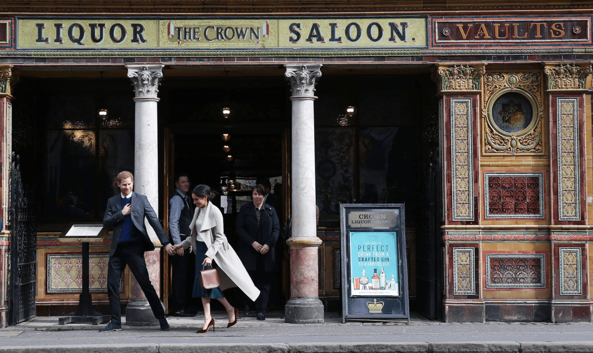 https://commons.wikimedia.org/wiki/File:Prince_Harry_and_Meghan_Markle_visit_Belfast%E2%80%99s_Crown_Liquor_Saloon_-_2018_(27101755228).png https://www.flickr.com/people/93389723@N04