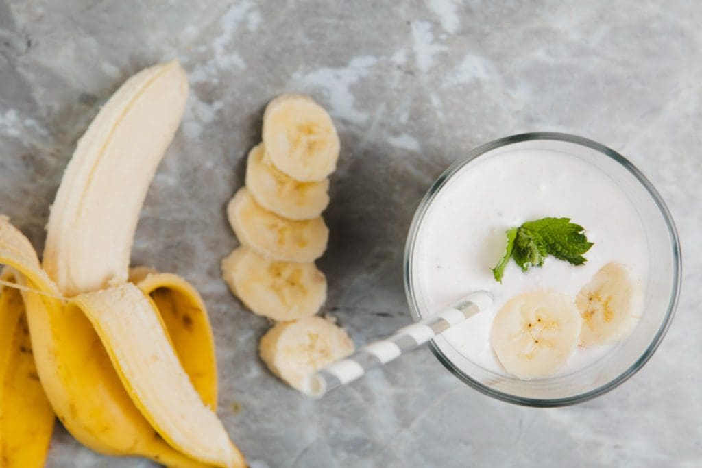 https://www.freepik.com/free-photo/top-view-banana-glass-marble-background_5394900.htm#fromView=search&page=1&position=16&uuid=abfacef0-84eb-493d-a123-00e5d3eaedd8