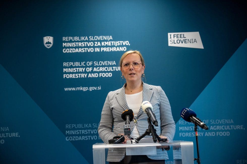 Mateja Čalušič Ministrstvo za kmetijstvo, gozdarstvo in prehrano https://www.gov.si/novice/2025-02-05-ministrica-calusic-umaknila-predlog-o-reorganizaciji-javne-sluzbe-kmetijskega-svetovanja/#group-300342-2