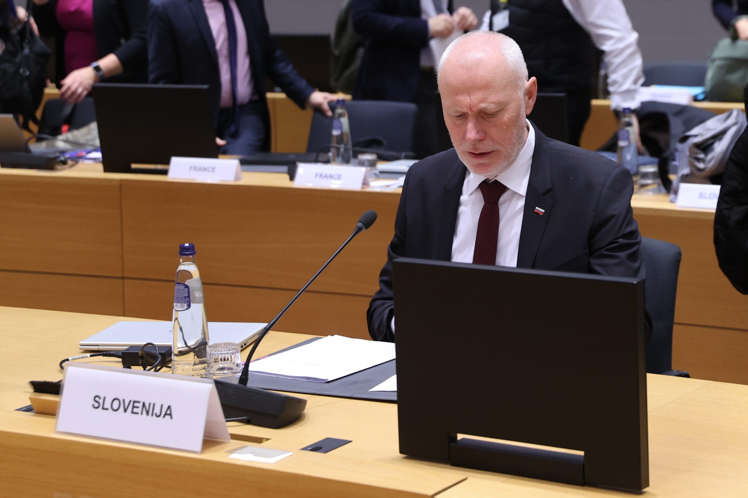 Milan Brglez MNZ EU Gov.si https://www.gov.si/novice/2024-12-13-drzavni-sekretar-na-zasedanju-sveta-eu-za-pravosodje-in-notranje-zadeve/