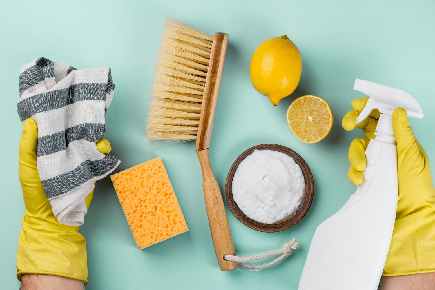 čiščenje godpodinjstvo Freepik https://www.freepik.com/free-photo/protection-yellow-gloves-eco-products_12107568.htm#fromView=search&page=2&position=46&uuid=4e87f679-4485-4d73-8687-0ec1084d1a56&query=cleaning