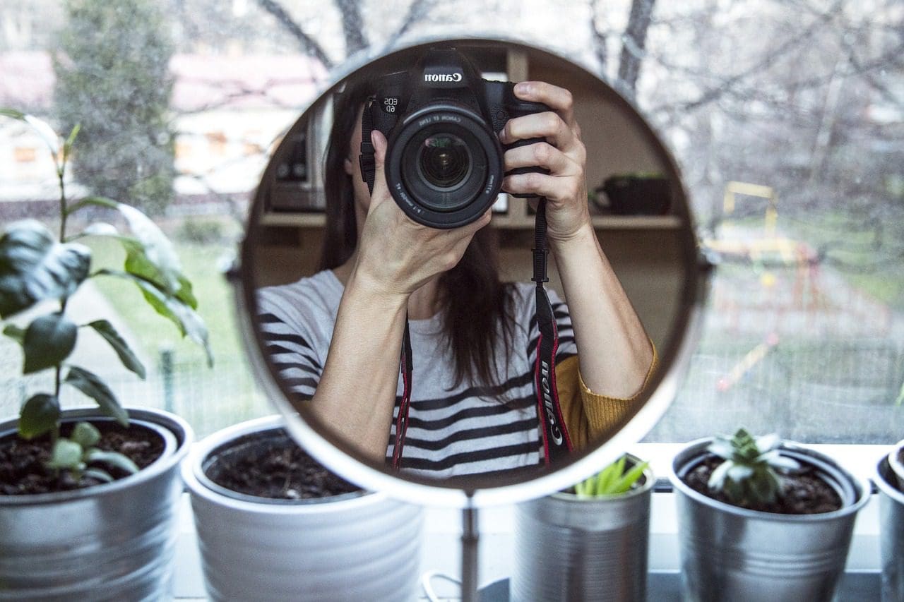 ogledalo, fotografija, selfie, ženska govorica telesa Pixabay milivigerova