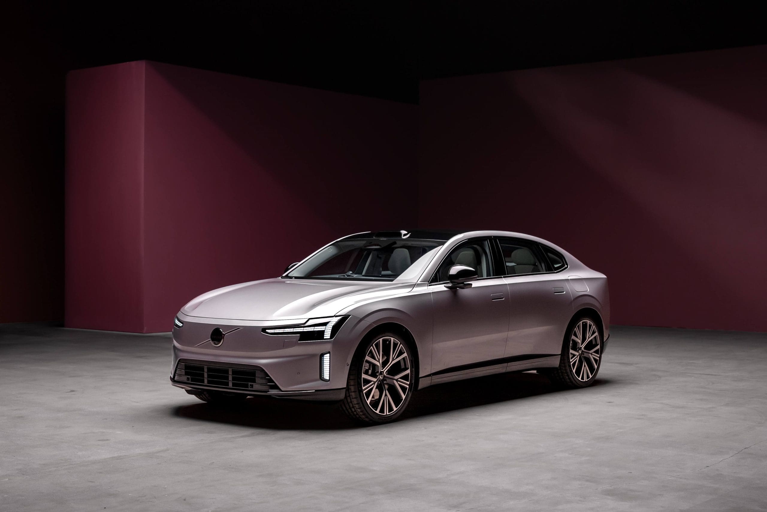 https://www.media.volvocars.com/global/en-gb/media/pressreleases/341429/in-a-class-of-its-own-here-is-the-all-new-fully-electric-volvo-es90