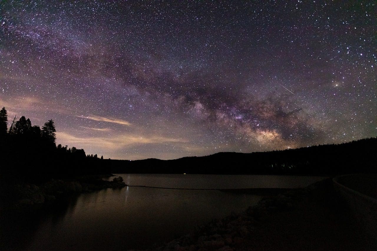 Mlečna cesta vesolje Pixabay derwiki