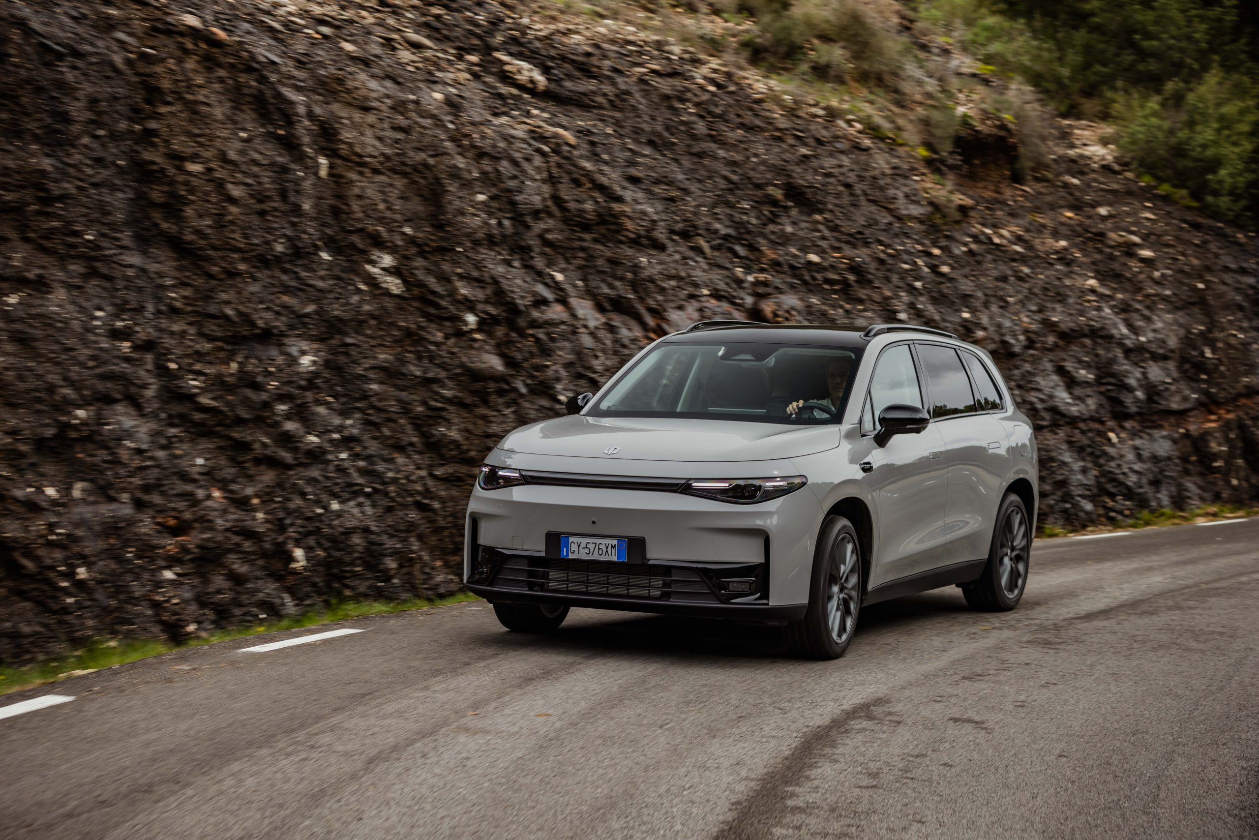 dynamic https://www.media.stellantis.com/em-en/leapmotor/press/first-media-test-drives-with-the-leapmotor-c10-range-extended-ev-range-anxiety-is-finally-history