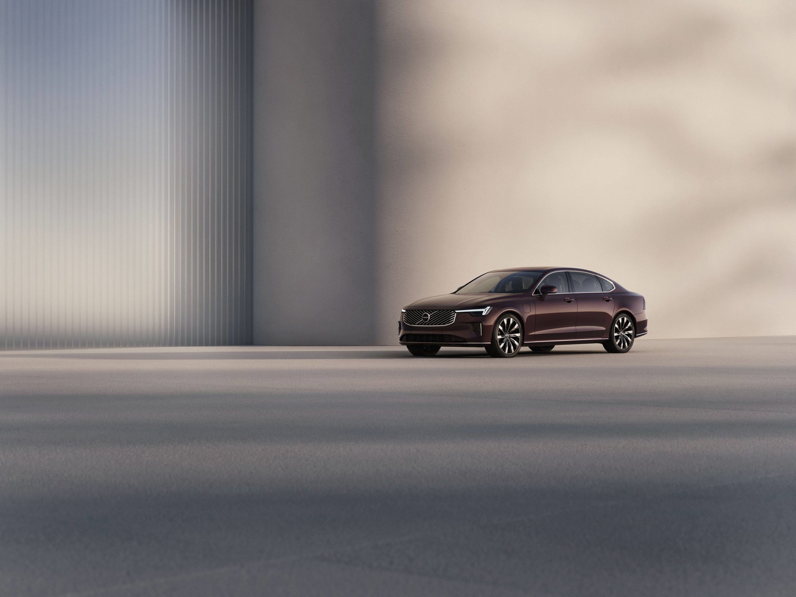 Refreshed Volvo S90 exterior https://www.media.volvocars.com/global/en-gb/media/pressreleases/347753/meet-the-new-volvo-s90-the-finest-version-of-our-luxury-hybrid-sedan-yet