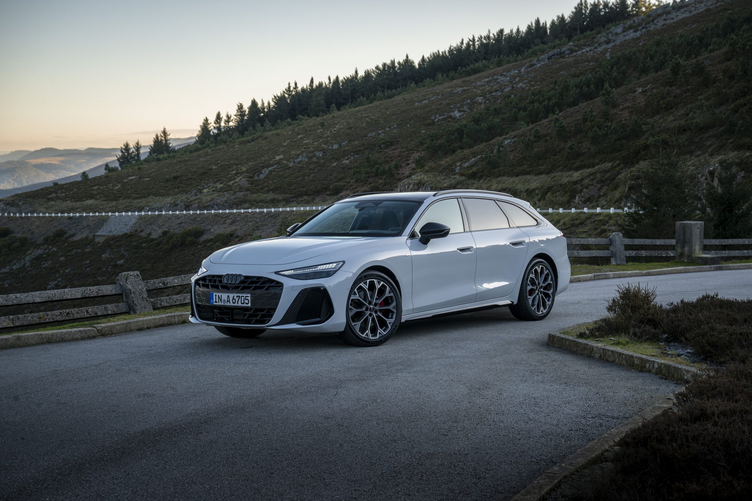 Audi A6 Avant https://www.audi-mediacenter.com/en/press-releases/connected-development-the-audi-a6-avant-as-the-perfect-travel-companion-16596