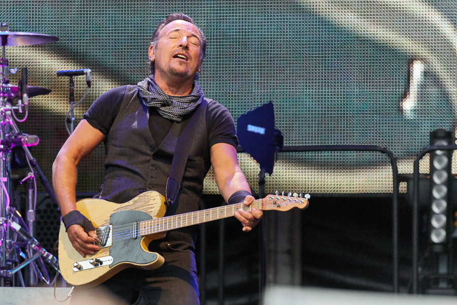 Bruce Springsteen Oslo 2019 https://commons.wikimedia.org/wiki/File:Bruce_Springsteen_Oslo_2019_193031.jpg