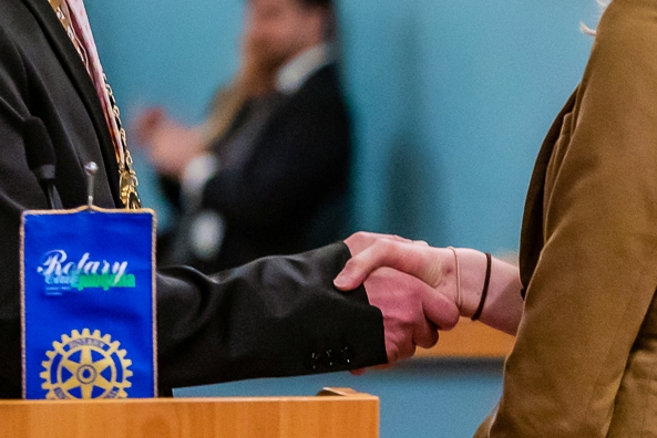 SLIKA-ZA-RAZPIS-ŠTIPENDIJE-2 Rotary klub Ljubljana https://www.rotary-klub-lj.si/rotary-klub-ljubljana-razpisuje-nagradno-stipendijo-za-mlade/