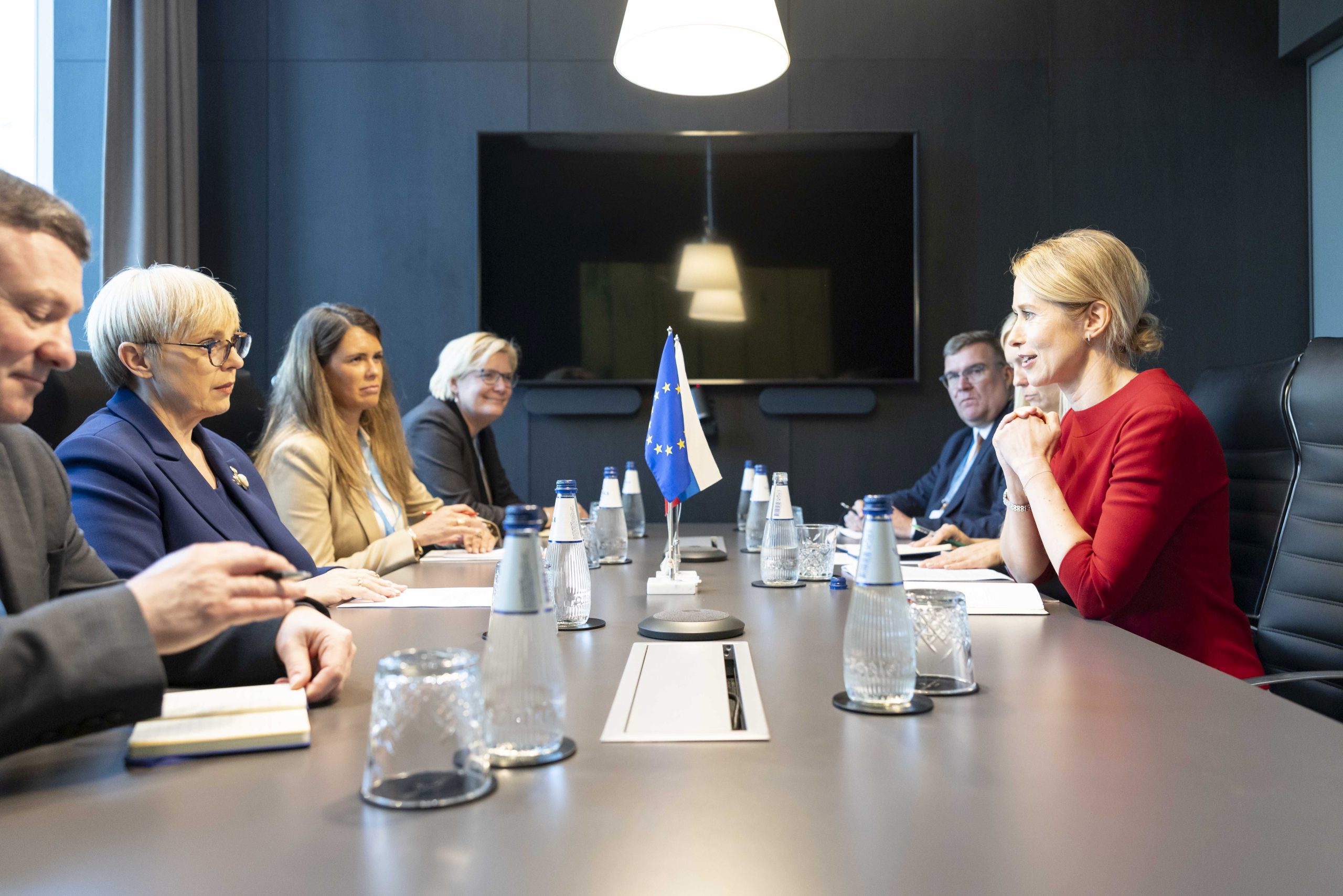 Srečanje predsednice republike Nataše Pirc Musar z estonskim predsednikom Alarjem Karisom in visoko predstavnico EU za zunanje zadeve in varnostno politiko Kajo Kallas. Matjaž KlemencUPRS