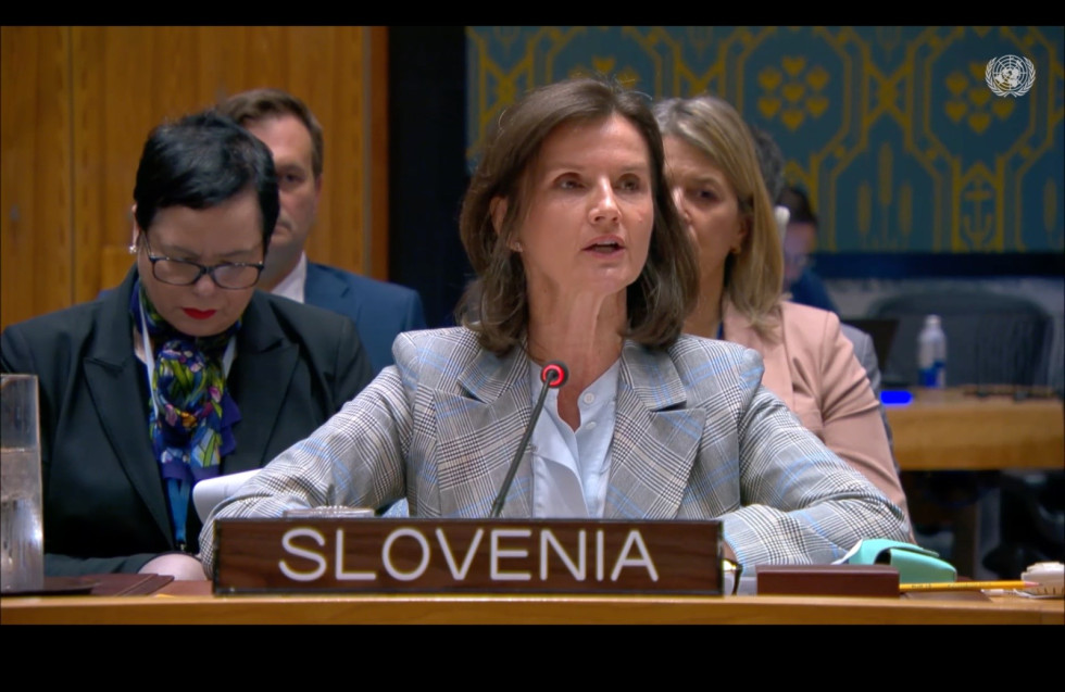 Državna sekretarka Melita Gabrič na odprti razpravi o zaščiti civilistov v oboroženih spopadih OZN https://www.gov.si/novice/2025-06-02-osrednji-poudarki-delovanja-slovenije-v-varnostnem-svetu-v-mesecu-maju-2025/