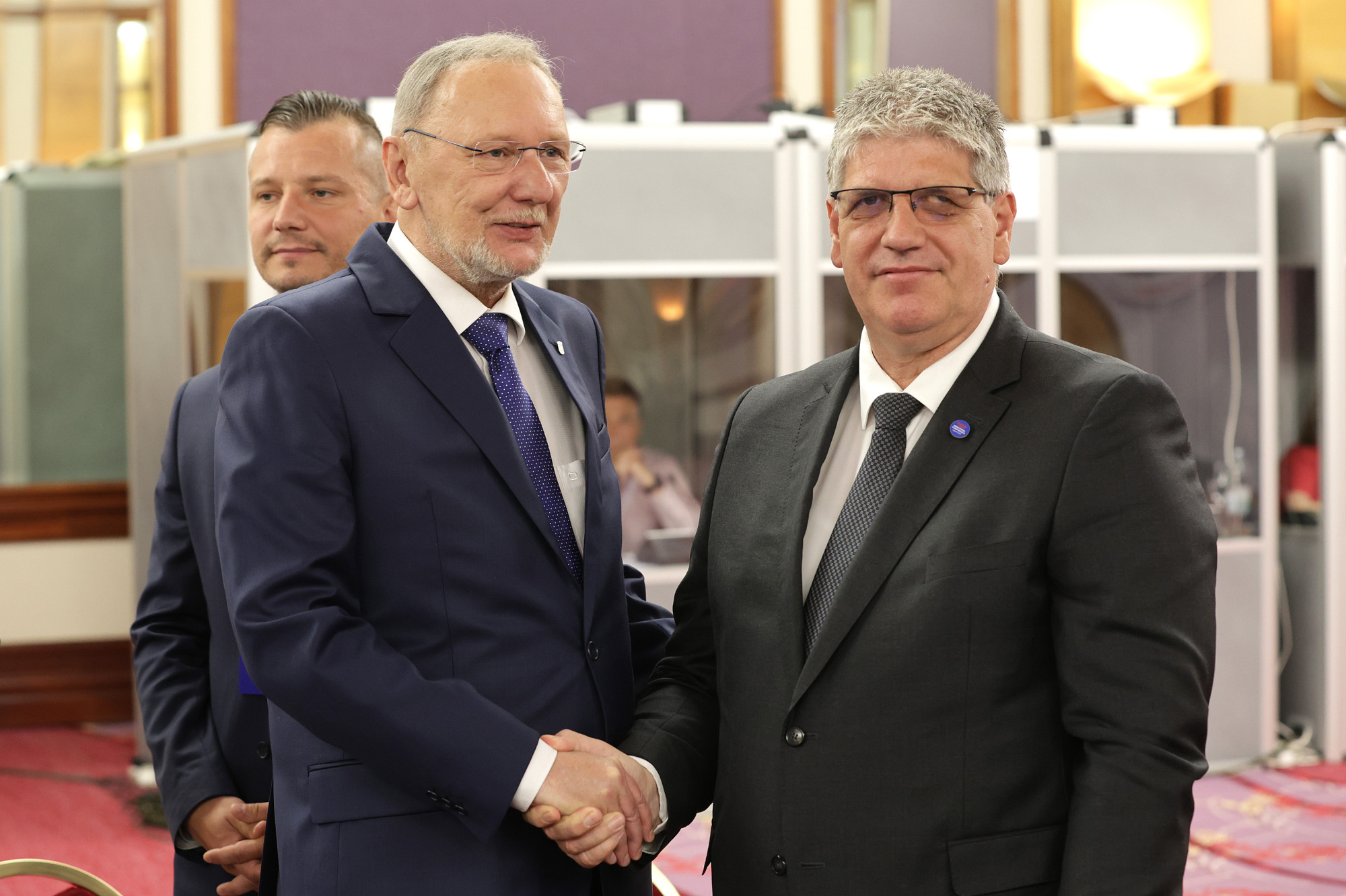Ministra za notranje zadeve Hrvaške in Slovenije dr. Davor Božinović in Boštjan Poklukar Ministrstvo za notranje zadeve Republike Hrvaške https://www.gov.si/novice/2025-06-18-minister-poklukar-na-srecanju-drzav-salzburskega-foruma/