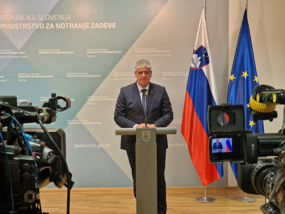 https://www.gov.si/novice/2025-06-09-minister-poklukar-vsako-nasilje-odlocno-obsojam/