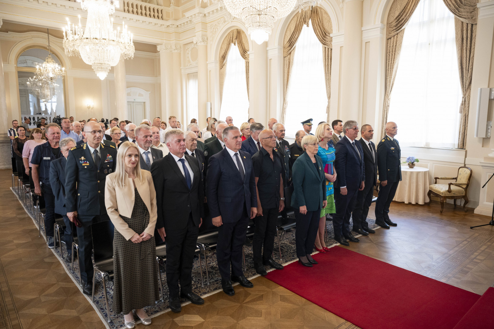 sprejem veteranov musar Boštjan podlogar STA https://www.predsednica-slo.si/sl/objave/ko-se-zgodovina-prelomi-steje-srce