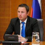 Žan Mahnič bi predsednici republike omejil dostop do tajnih podatkov, iz urada odgovorili z zakonom