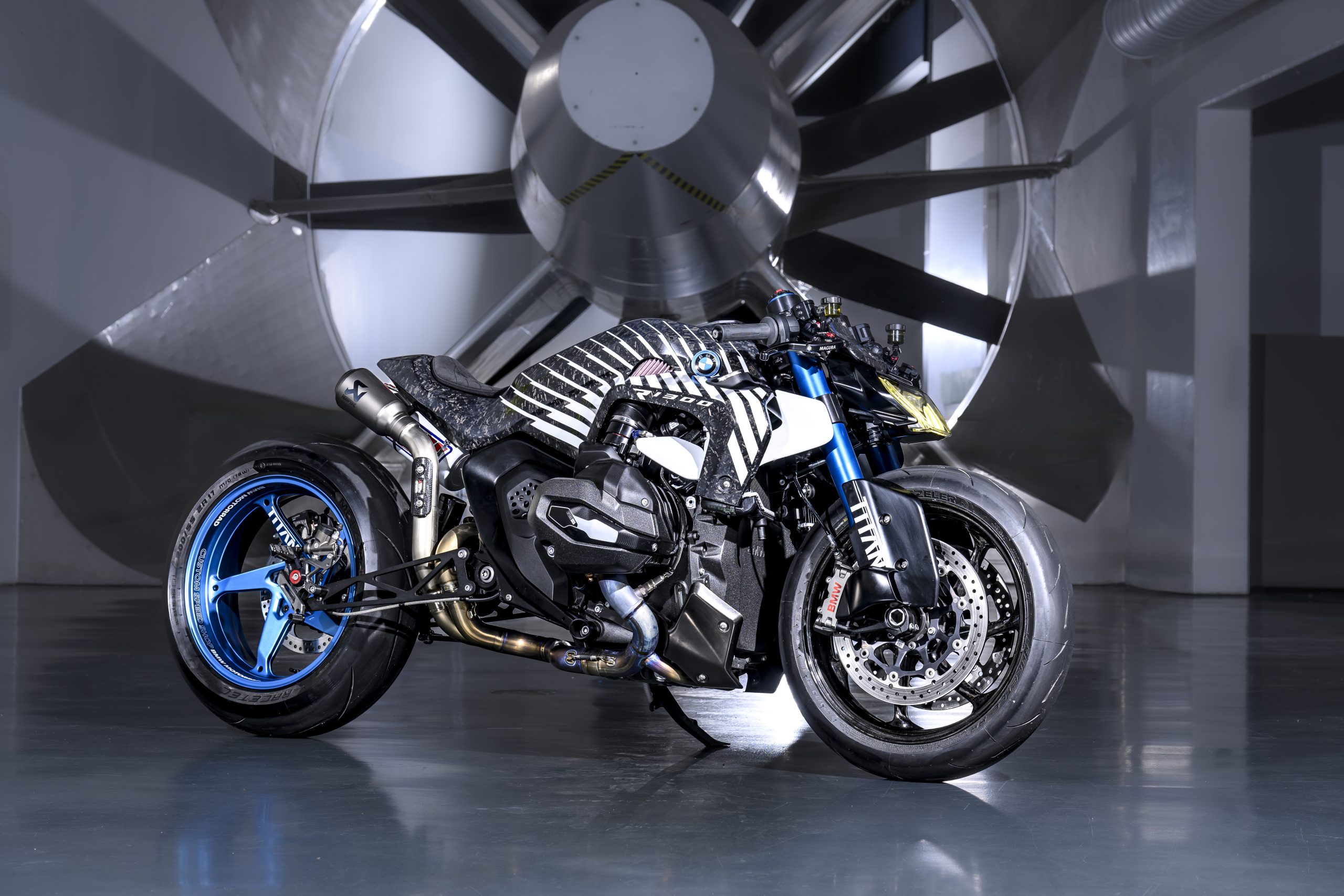 https://www.press.bmwgroup.com/global/article/detail/T0451151EN/bmw-motorrad-praesentiert-die-bmw-r-1300-r-%E2%80%9Etitan%E2%80%9C