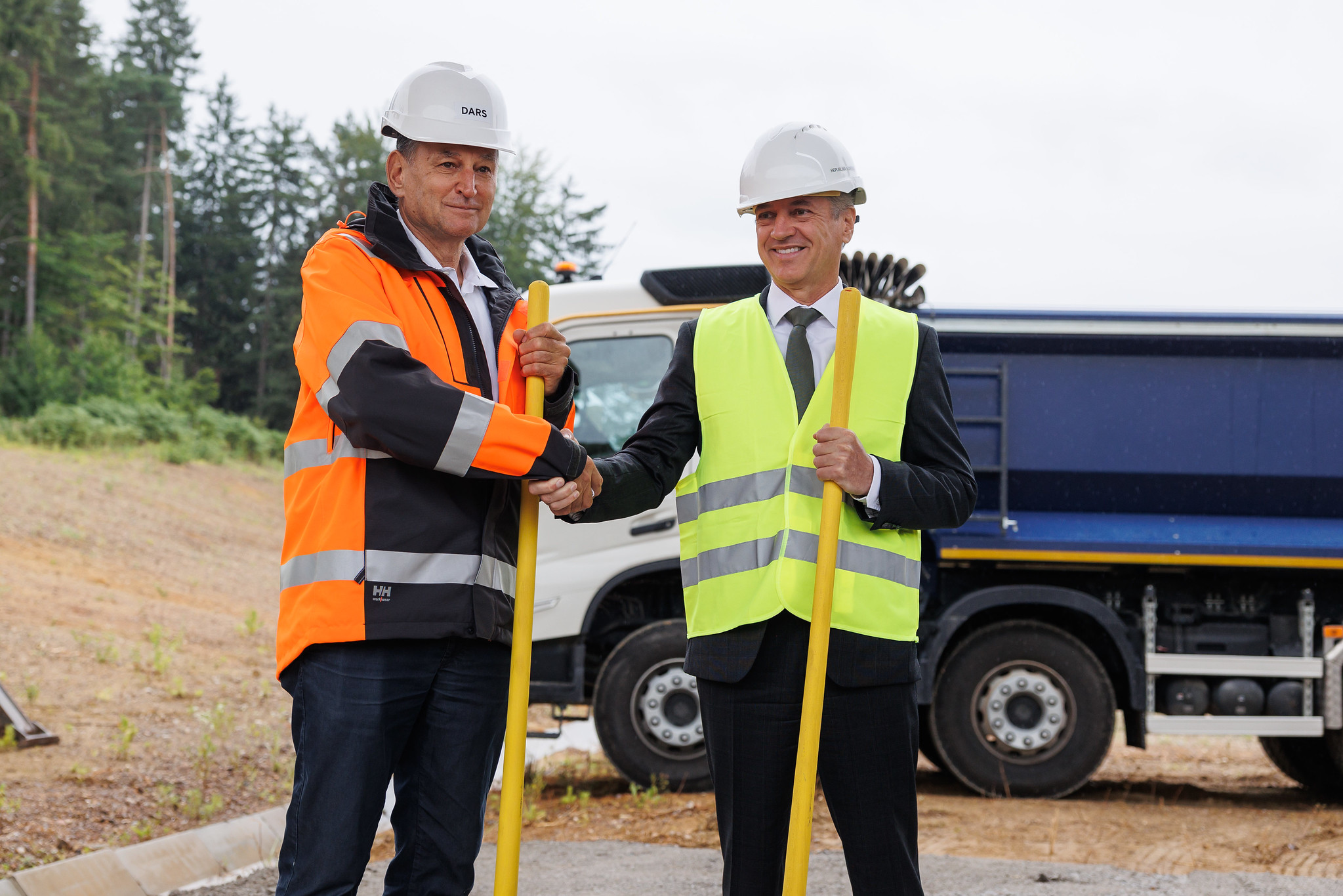 Premier dr. Robert Golob na obeležitvi začetka del na 3. razvojni osi Nebojša Tejić STAVlada RS Flickr