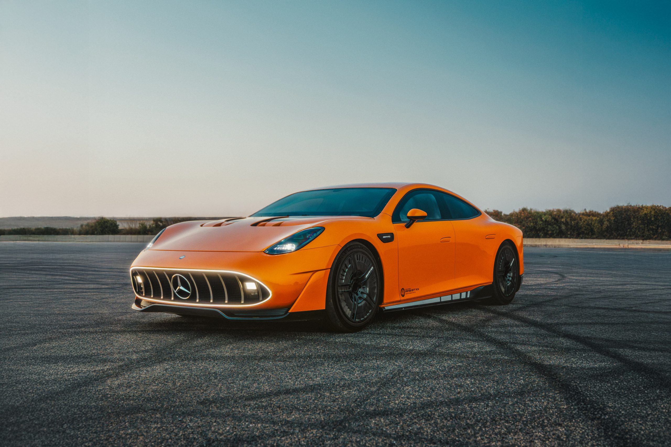 CONCEPT AMG GT XX definiert Performance neu: Technologieträger pulverisiert Weltrekorde in Serie und fährt in „acht Tagen um die Welt“CONCEPT AMG GT XX redefines performance: Technology pioneer shatters record after record – and drives "around th