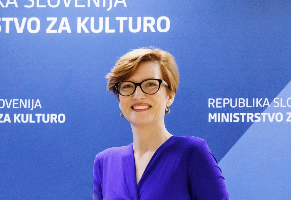 Foto-Asta-Vrecko-Anze-Malovrh_STA__FitWzk4MCw5ODAsIjYwMDgwODc4YWUiXQ https://www.gov.si/novice/2025-08-07-nova-informacijska-platforma-e-kultura-bo-vzpostavljena-v-sodelovanju-s-kulturnimi-ustanovami/