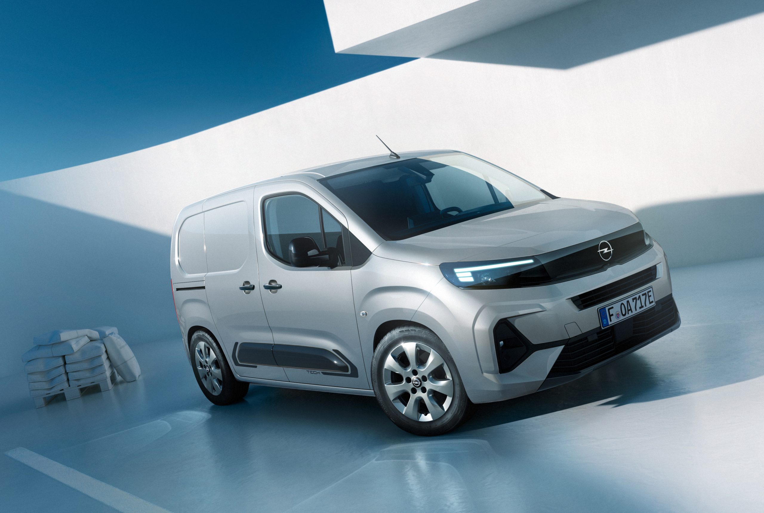 OpelComboElectricTech https://www.media.stellantis.com/em-en/opel/press/extensively-equipped-new-opel-combo-tech-from-just-26-600-net