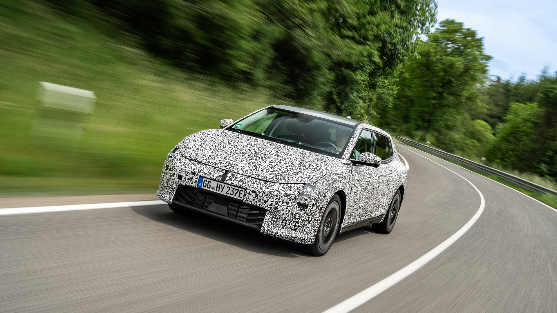 kia-ev4-endurance-nurburgring-dynamic-digital-1920x1080-015 https://www.press-eu.kia.com/d/RCR5enVsPVWn/latest-news#/latest-news/kia-ev4-proves-endurance-with-industry-leading-battery-and-durability-testing