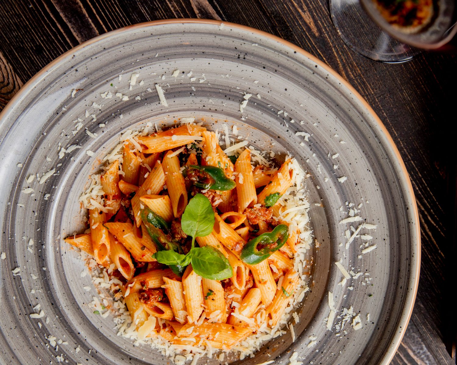 testenine freepik https://www.freepik.com/free-photo/penne-pasta-with-meat-grated-cheese-basil-leaf_7105060.htm#fromView=search&page=1&position=15&uuid=76909942-ba30-41b6-8d4a-75618ddf6160&query=pasta+alla+zozzona