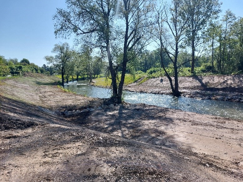 Gradaščica Sonaravna ureditev brežin Arhiv MNVP https://www.gov.si/novice/2025-09-14-protipoplavni-ukrepi-na-porecju-gradascice/