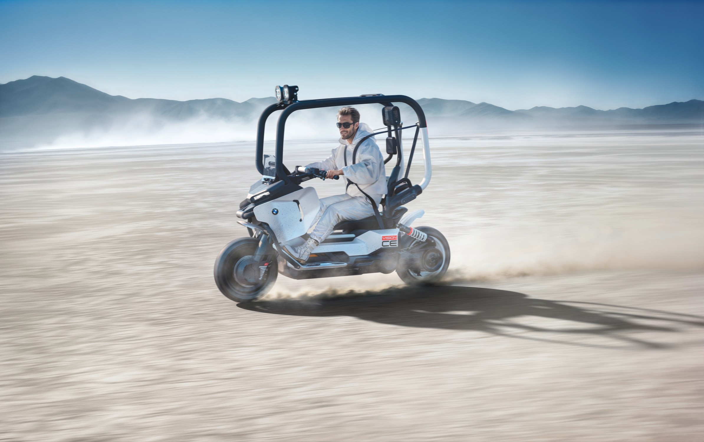 P90614801_lowRes_bmw-motorrad-present