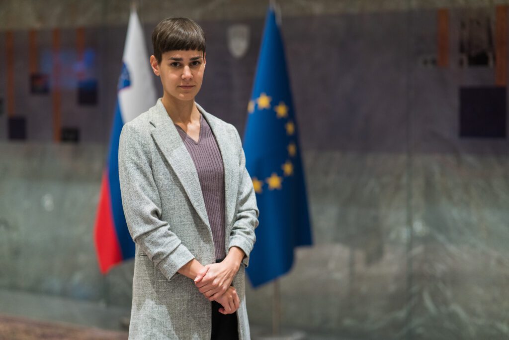 SaraZibrat-3-1024x683 Spletna stran Gibanje Svoboda https://gibanjesvoboda.si/poslanec/sara-zibrat/