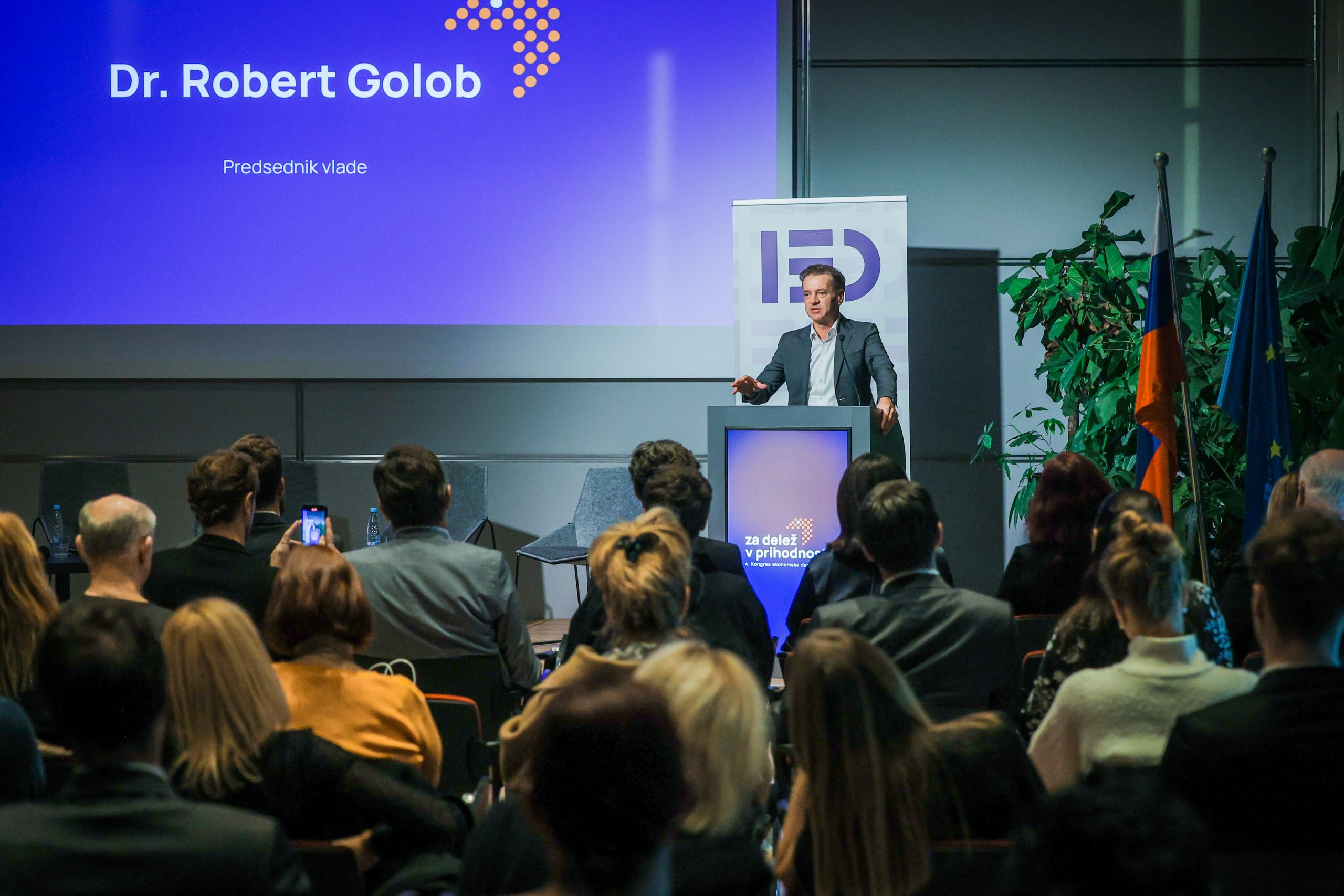 Ekonomska-demokracija