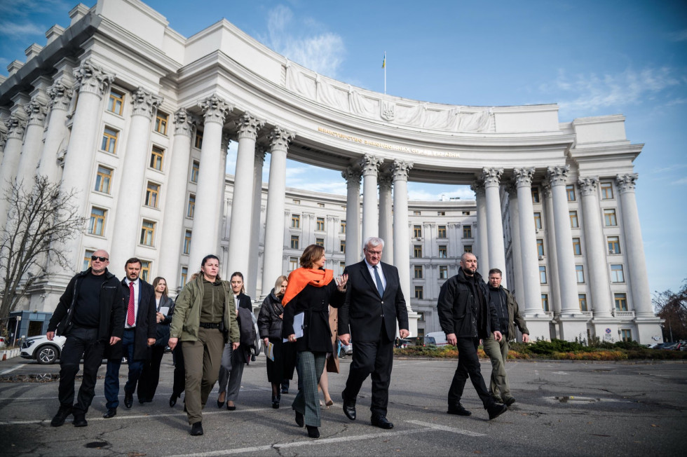 Ministrica Tanja Fajon je obisk v Ukrajini zaključila s srečanjem z gostiteljem, zunanjim ministrom Ukrajine Andrijem Sibiho Ministrstvo za zunanje zadeve Ukrajine