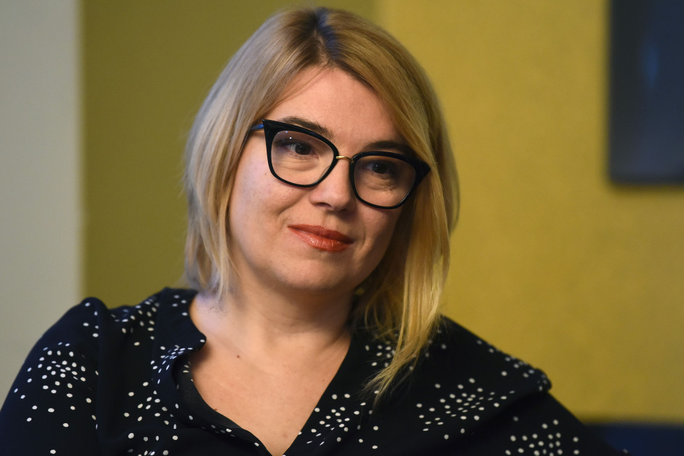 Mag. Ivana Djilas Tamino PetelinšekSTA https://www.gov.si/novice/2025-11-26-slovensko-narodno-gledalisce-drama-ljubljana-bo-vodila-ivana-djilas/