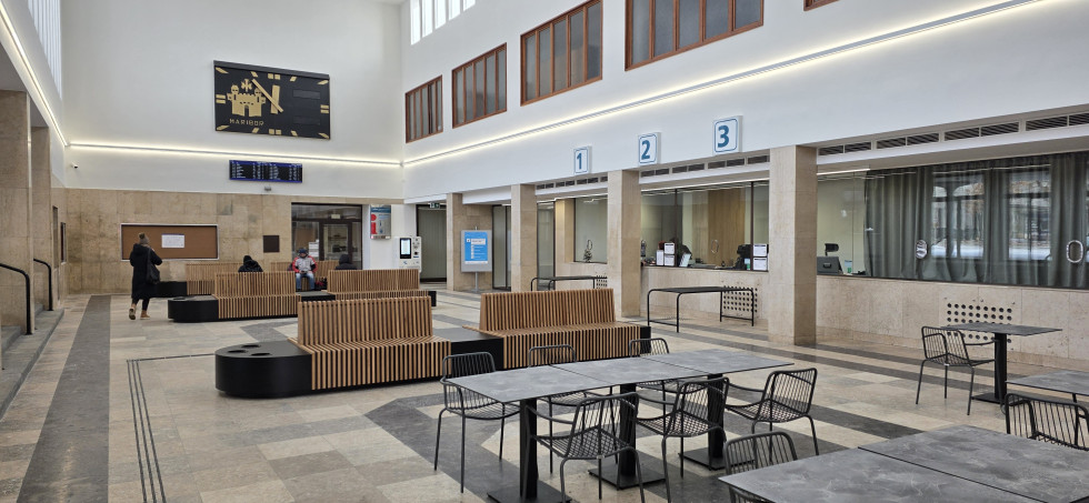 Prenovljena avla postajnega poslopja na železniški postaji Maribor | Avtor- Direkcija RS za infrastrukturo