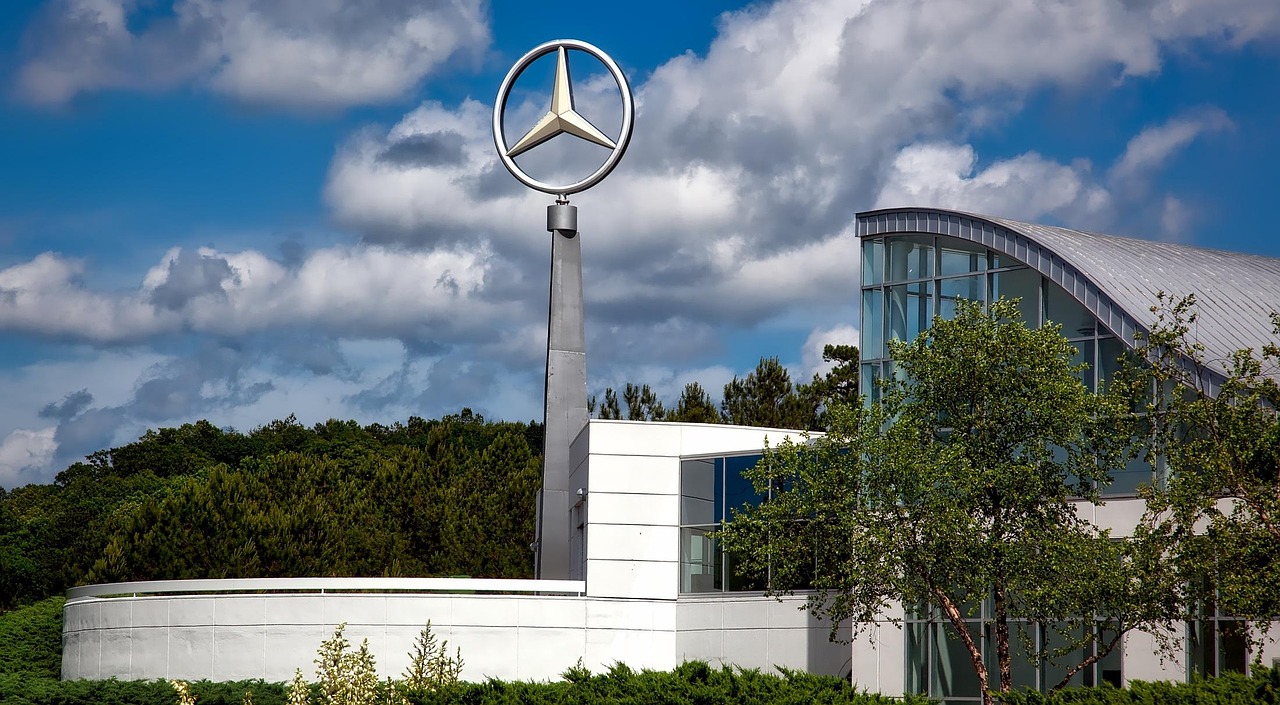 12019-mercedes-benz-1616870_1280