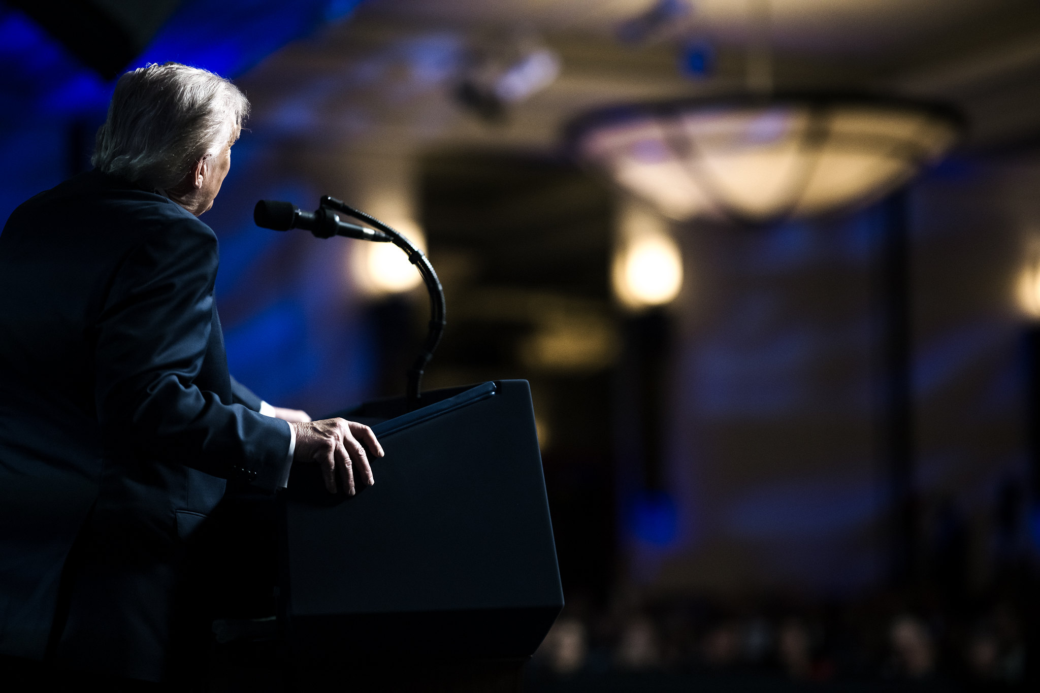 https://www.flickr.com/photos/whitehouse/55255279775/