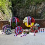 Škof Saje v Kočevskem Rogu: Sprave ni brez resnice, vsak človek ima pravico do imena in groba