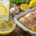 Pozabite na klasične marinade – ta poletna pijača lahko meso naredi mehkejše