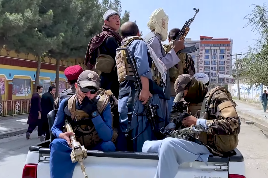 Taliban_Fighters_in_Kabul,_August_17_2021_(cropped)