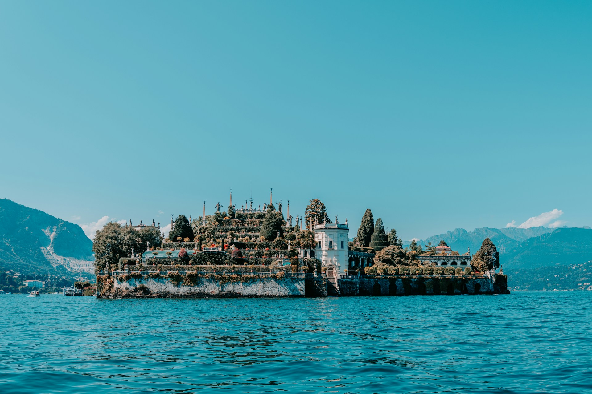 italija isola bella claudio-schwarz-IUJOrkOiXcE-unsplash